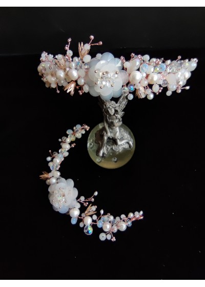 Вносен комплект бижута за булка - диадема за коса и гривна с кристали и перли в слолнова кост - Romantic Bride