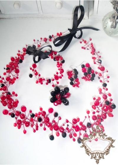 Комплект абитуриентска диадема, гривна, обици и пръстен с кристали в черно и червено Carmen
